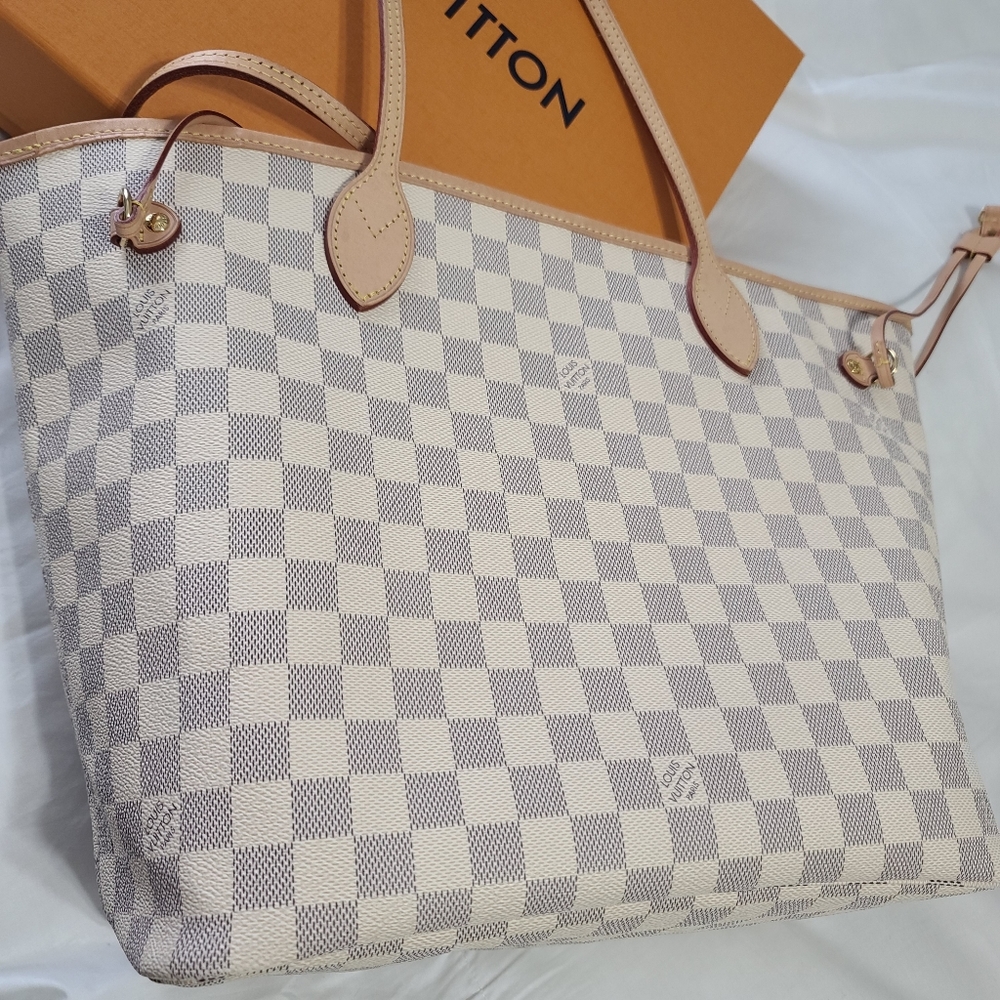 Louis Vuitton Neverfull Bag and Pouch